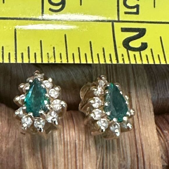 Stunning Small Emerald Stud Earrings in 14k Solid Gold W/Diamonds Studs - Picture 3 of 9